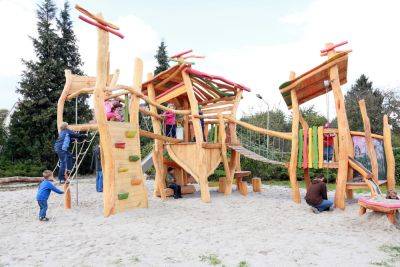 Как оборудовать детскую площадку на даче и сколько это стоит - roomble.com - Германия - Россия - Япония - Стокгольм