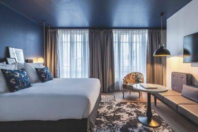 Отель Hotel le Belleval в Париже — буржуазный шик и французские балкончики - roomble.com - Россия - Сша - Япония - Франция - Англия - Париж - Австралия