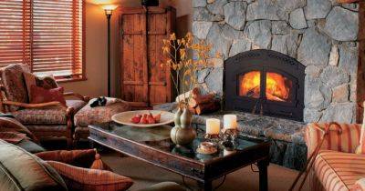 Сделайте дом уютнее: 20 тёплых интерьеров с каминами